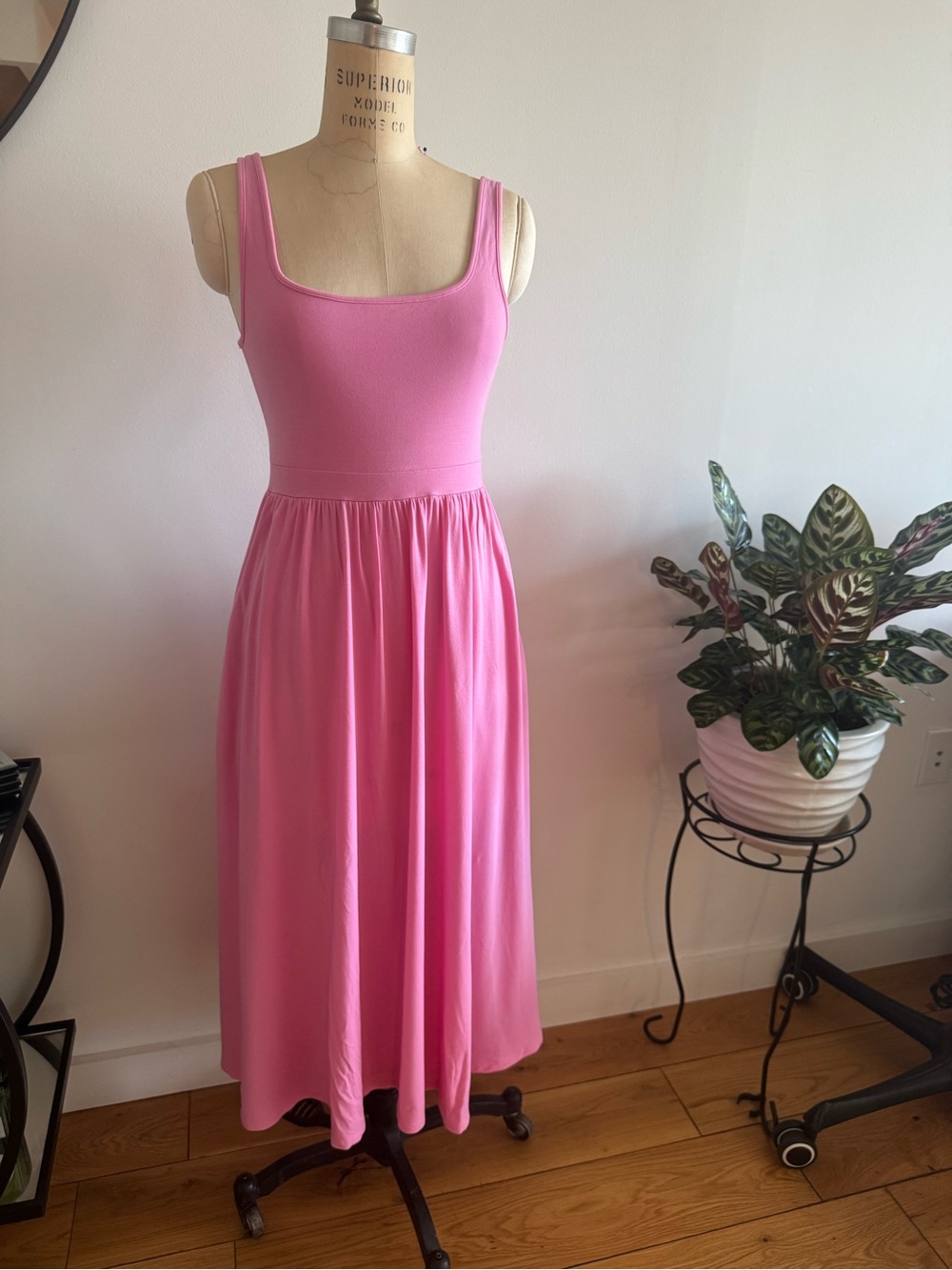 Wilfred Bright Pink Scoop-Neck Midi Dress